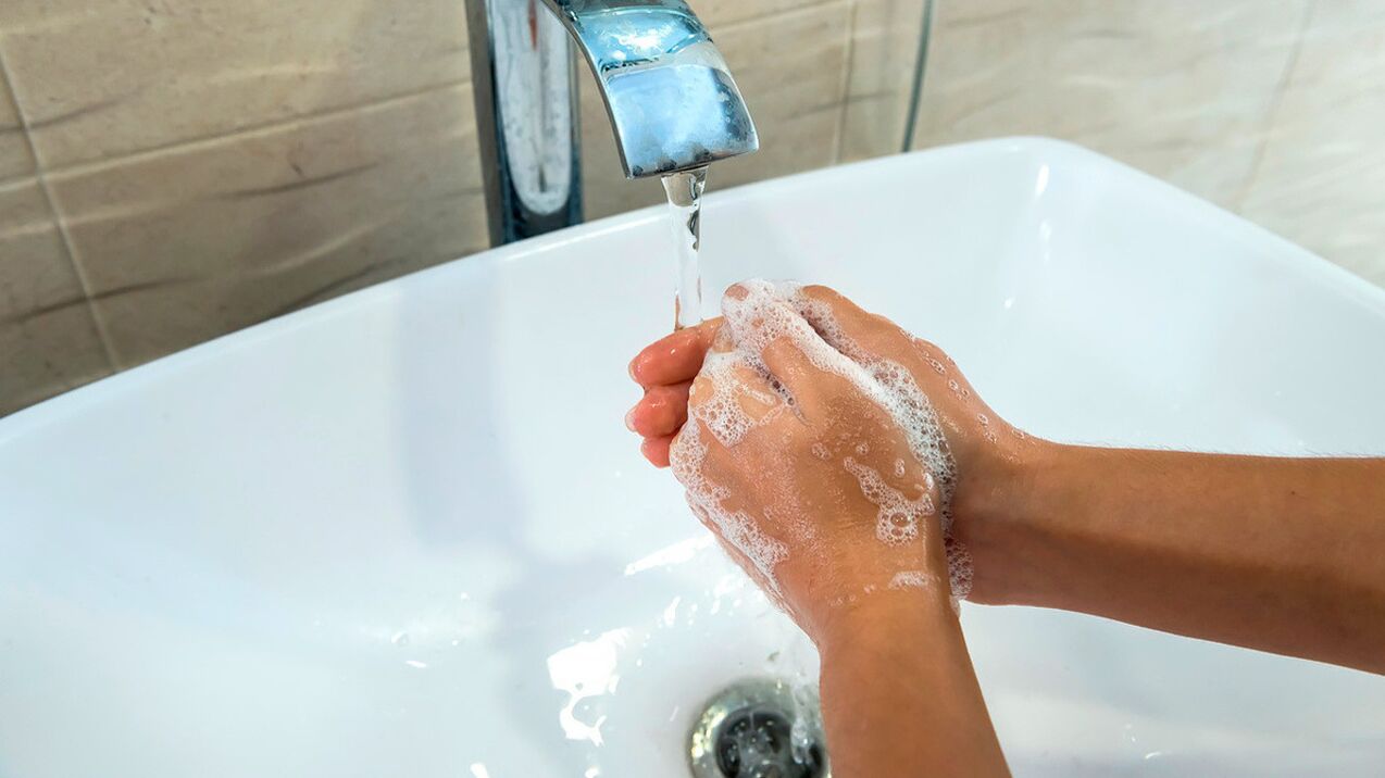 Najjednoduchším pravidlom na prevenciu helmintiázy je vždy si umyť ruky mydlom.
